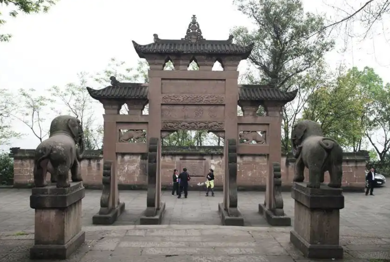 攀枝花石牌坊旅游记
